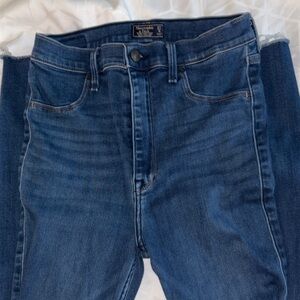 Abercrombie & Fitch Ultra High Rise Jean Legging